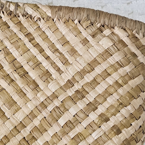 ☀️SALE Helen Kaminski raffia woven tote bag beach AS IS - Picture 7 of 9
